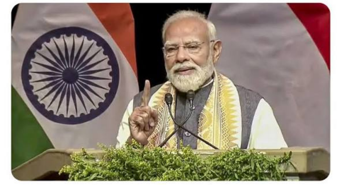 செஸ் ஒலிம்பியாட்டில் பதக்கம் வென்ற இந்திய அணியினர்