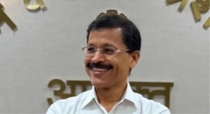 குழந்தைகளுக்கான உணவுப் பொட்டலங்களில் தாய், குழந்தை புகைப்படத்திற்கு தடை விதித்த துக்காராம் முண்டே