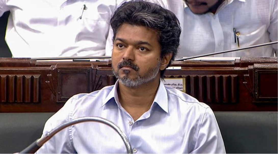 சென்னை ஐகோர்ட்டில் தமிழை முதன்மை மொழியாக அங்கீகரிக்கக் கோரி தீர்மானம் கொண்டு வந்த முதல்வர் விஜய்