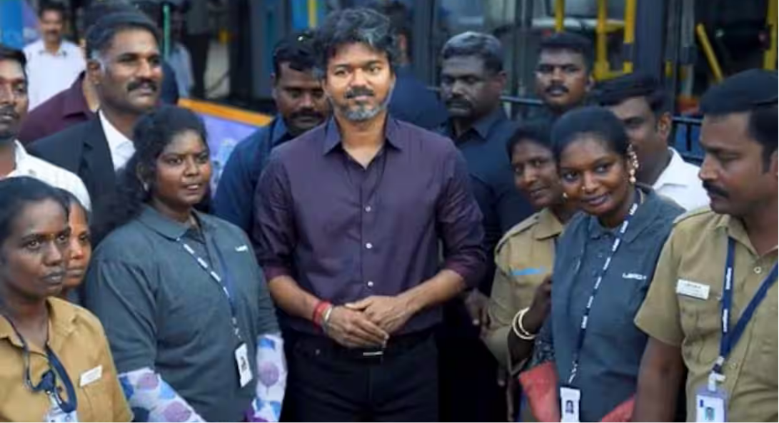 மகளிருக்கான வெற்றிப் பயணம் கட்டணமில்லா பேருந்து திட்டத்தை தொடங்கி வைக்கும் முதல்வர் விஜய்