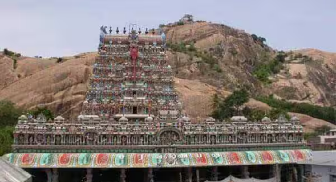 திருப்பரங்குன்றம் மலைமீதுள்ள தீபத்தூணில் கார்த்திகை தீபம் ஏற்ற வேண்டும் என இந்து முன்னணி விடுத்த கோரிக்கை தொடர்பான செய்தி.