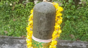 கேரள மாநிலம் போத்தன்கோடு மோகனபுரம் கோயிலில் பிரம்மராட்சசர் சிலை பீடத்தில் ‘ISIS’ எழுத்துகள் காணப்பட்டதாக எழுந்த புகார் தொடர்பான செய்தி.