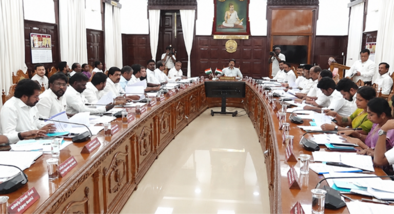 தமிழக அமைச்சரவைக் கூட்ட முடிவுகள் குறித்து செய்தியாளர்களிடம் பேசிய அமைச்சர் நிர்மல்குமார்.