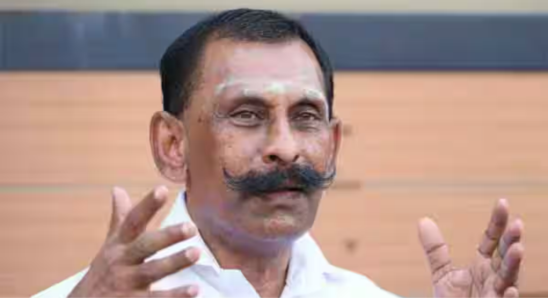 வெளிநாடுகளில் உள்ள தமிழகக் கோவில்களின் பழமையான கல் மற்றும் பஞ்சலோக சிலைகளை மீட்க வேண்டும் என பொன் மாணிக்கவேல் வலியுறுத்திய செய்தி.