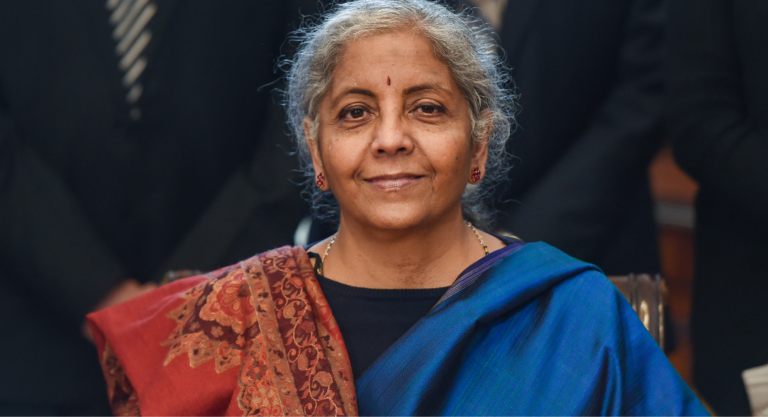 ஐடிபிஐ வங்கியின் தனியார்மயமாக்கல் விவகாரத்தில் ராகுல் காந்தியின் விமர்சனத்துக்கு மத்திய நிதியமைச்சர் நிர்மலா சீதாராமன் பதிலளித்த செய்தி.