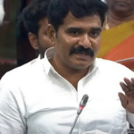 மதுரை கோரிப்பாளையத்தில் முத்துராமலிங்கத் தேவர் சிலைக்கு மரியாதை செலுத்திய பின்னர் மின்தடை மற்றும் சிறை பாதுகாப்பு குறித்து அமைச்சர் நிர்மல்குமார் பேசிய செய்தி.